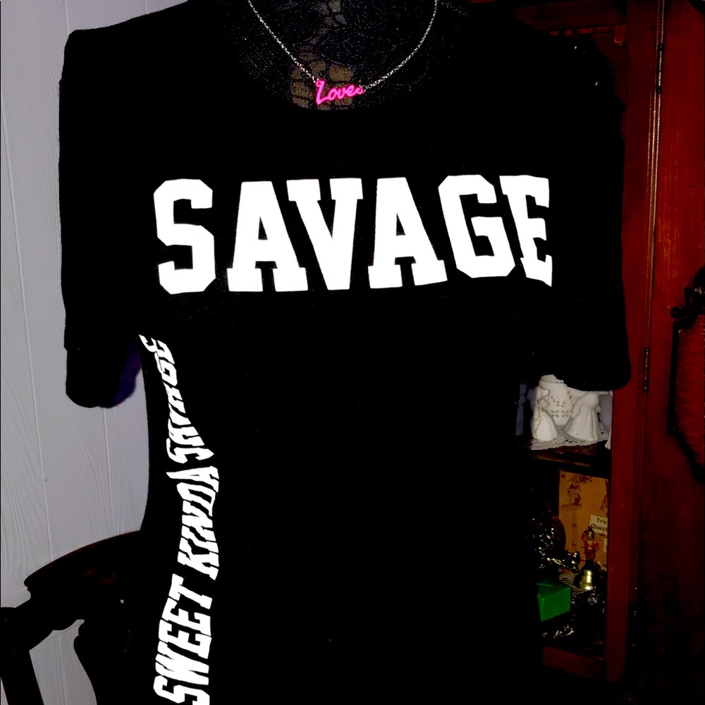 Fashion Nova Teeshirt SAVAGE- Kinda SWEET Kinda SAVAGE - side slit
